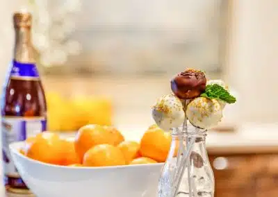cake pops with tangerines and sparkling drink
