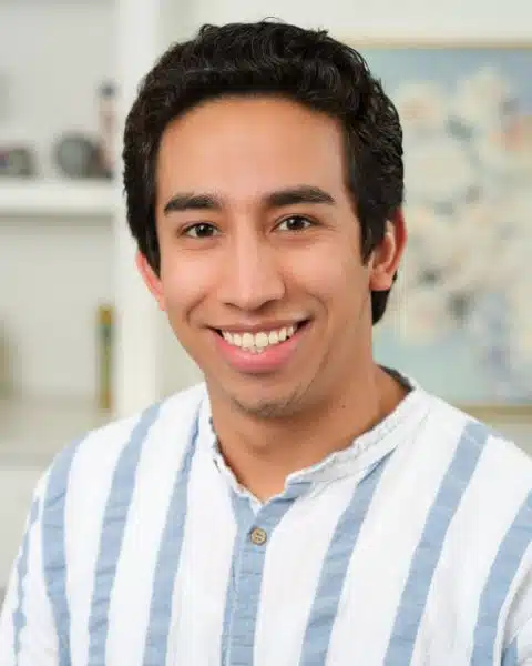 headshot of Josh Espinoza