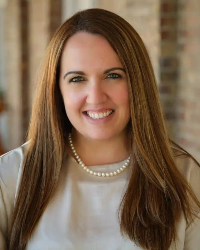 headshot of Nicole Pelick